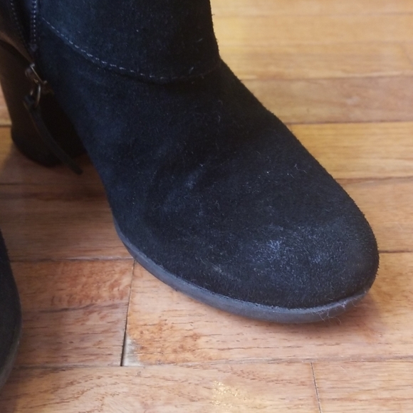 Clark's booties - Picture 4 of 7